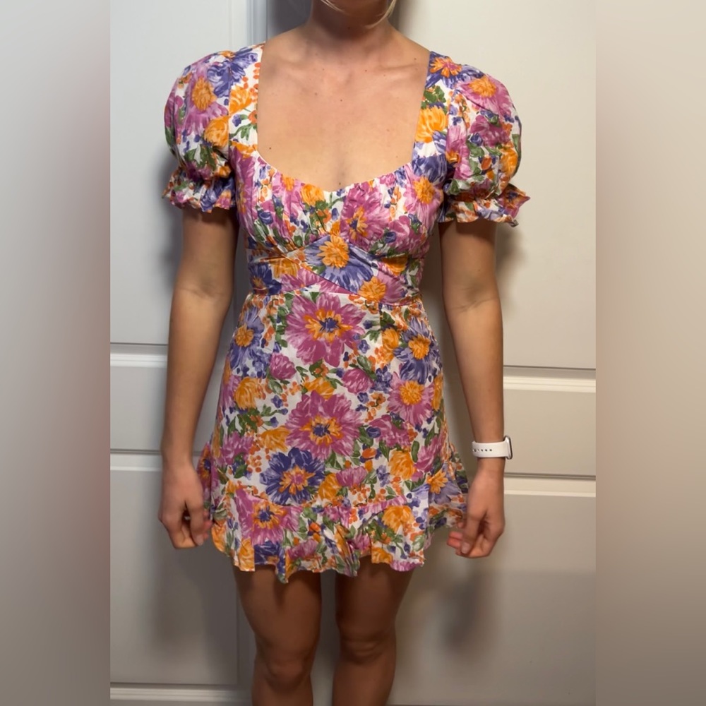 Floral open back dress size small